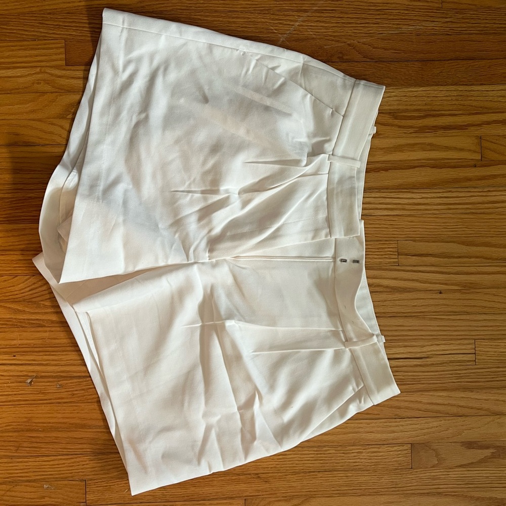 Abercrombie & Fitch White Bermuda Shorts Comfortable Cotton Blend